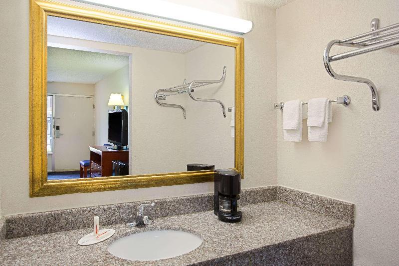 Days Inn By Wyndham Tallahassee-Government Center Luaran gambar
