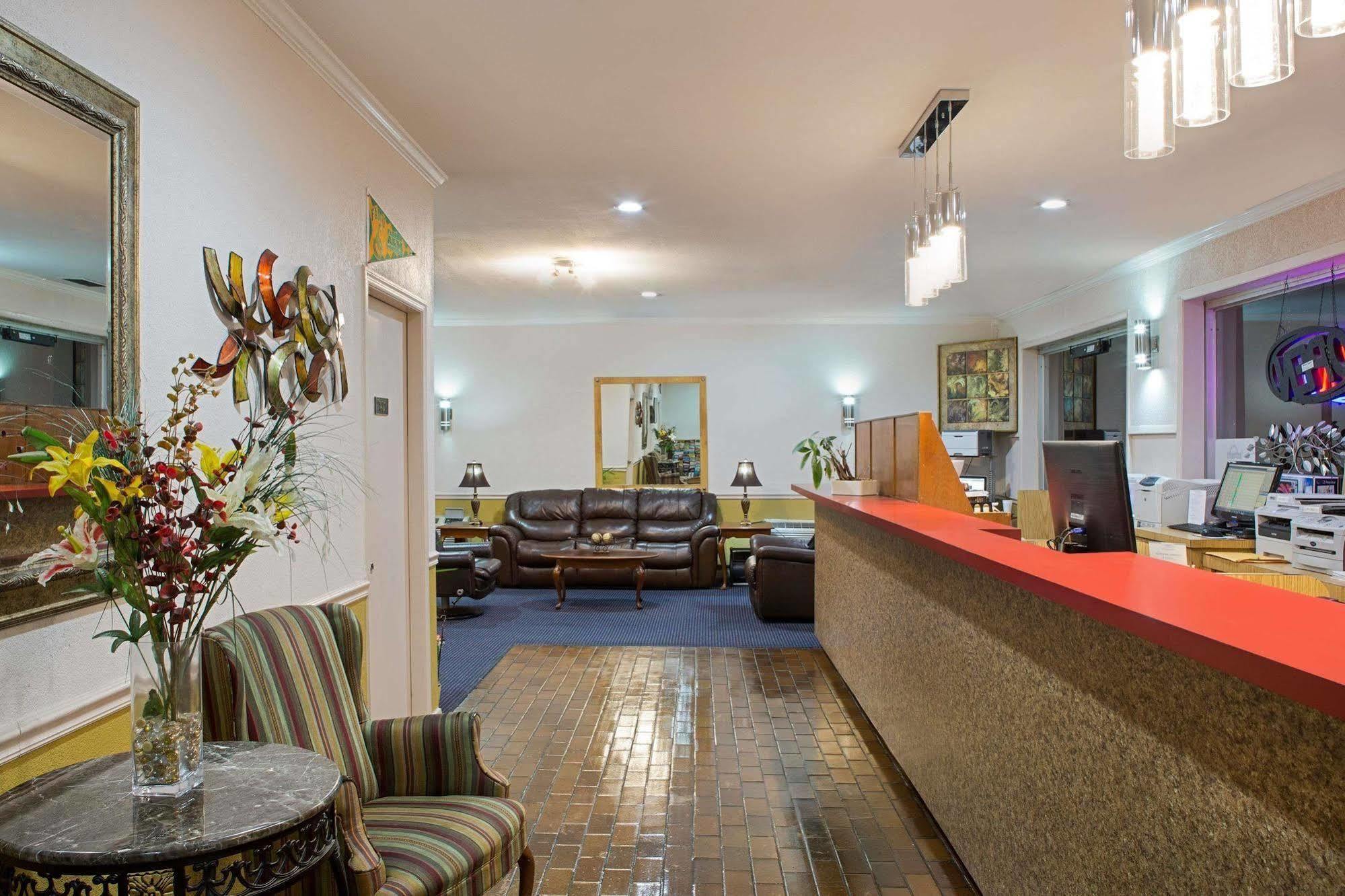 Days Inn By Wyndham Tallahassee-Government Center Luaran gambar