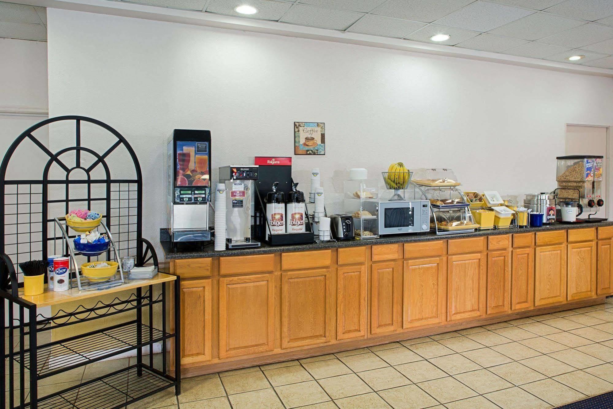 Days Inn By Wyndham Tallahassee-Government Center Luaran gambar