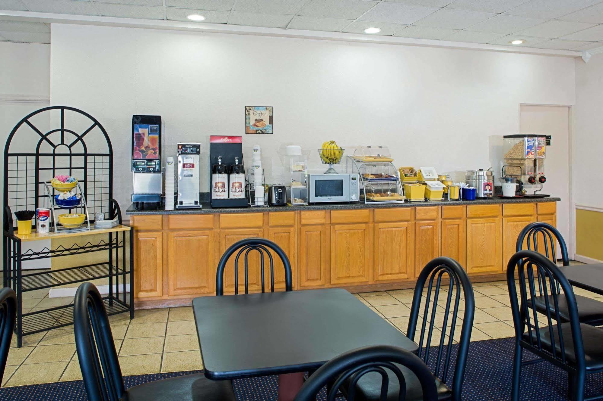 Days Inn By Wyndham Tallahassee-Government Center Luaran gambar