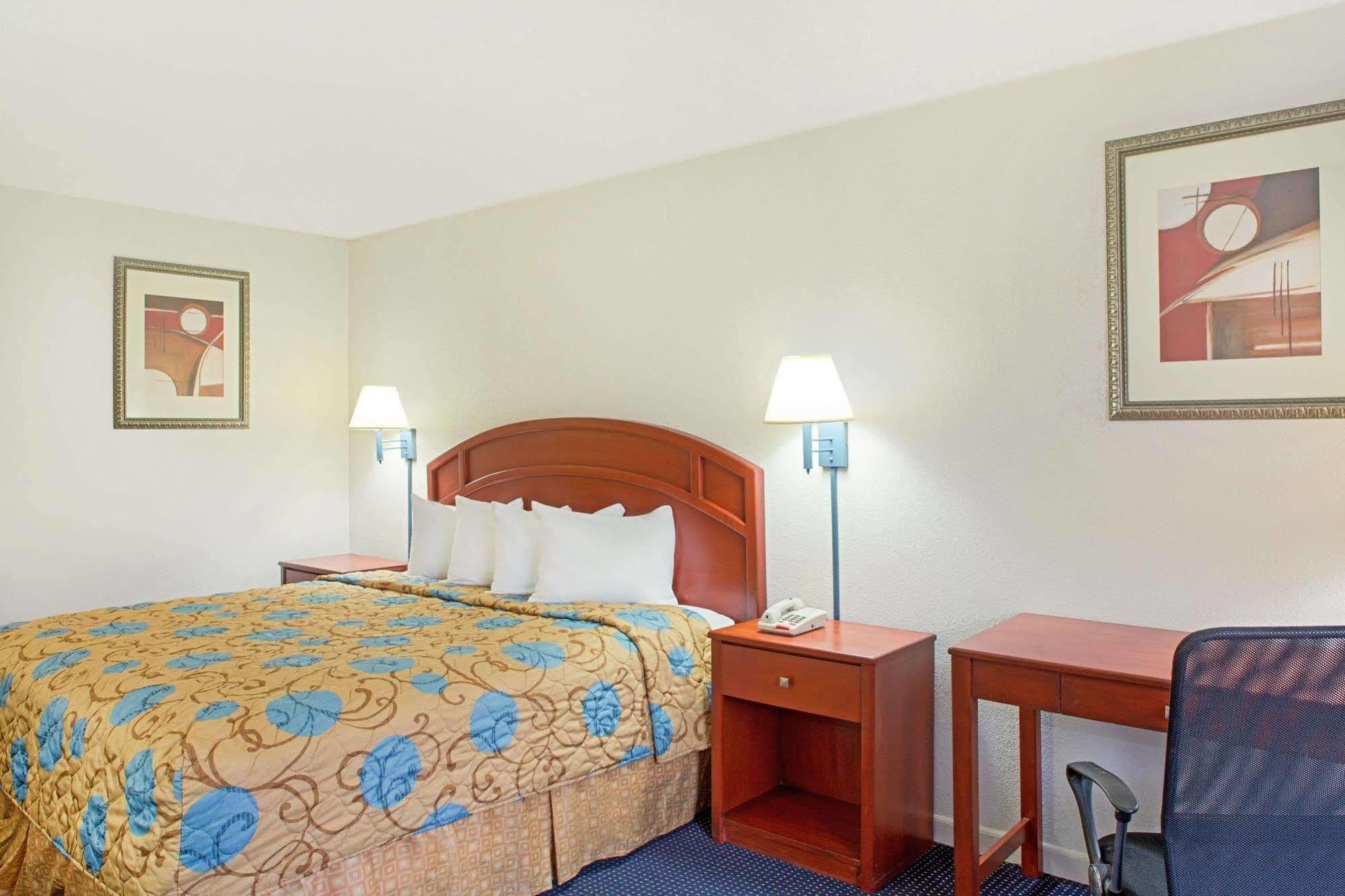 Days Inn By Wyndham Tallahassee-Government Center Luaran gambar