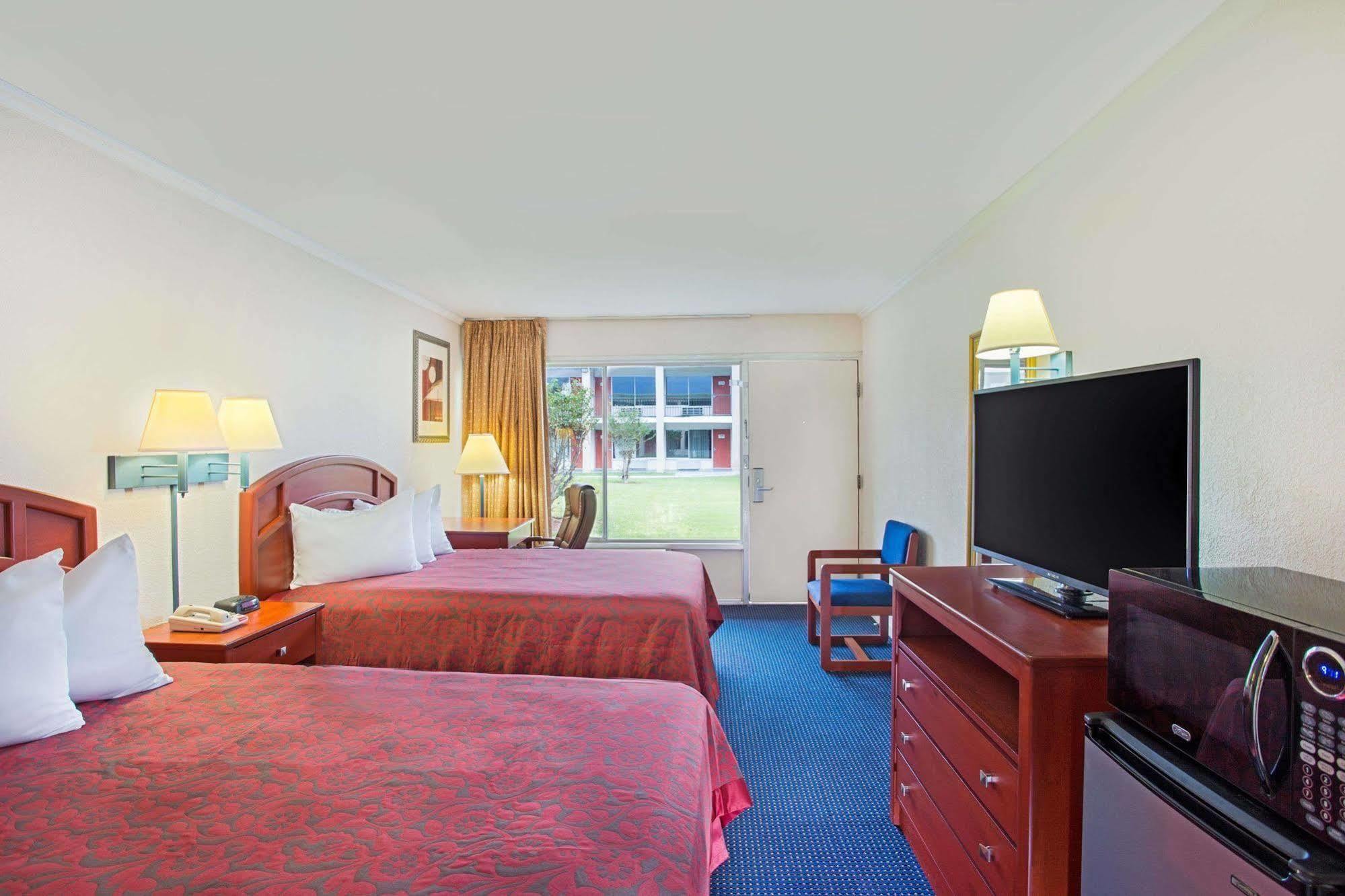 Days Inn By Wyndham Tallahassee-Government Center Luaran gambar