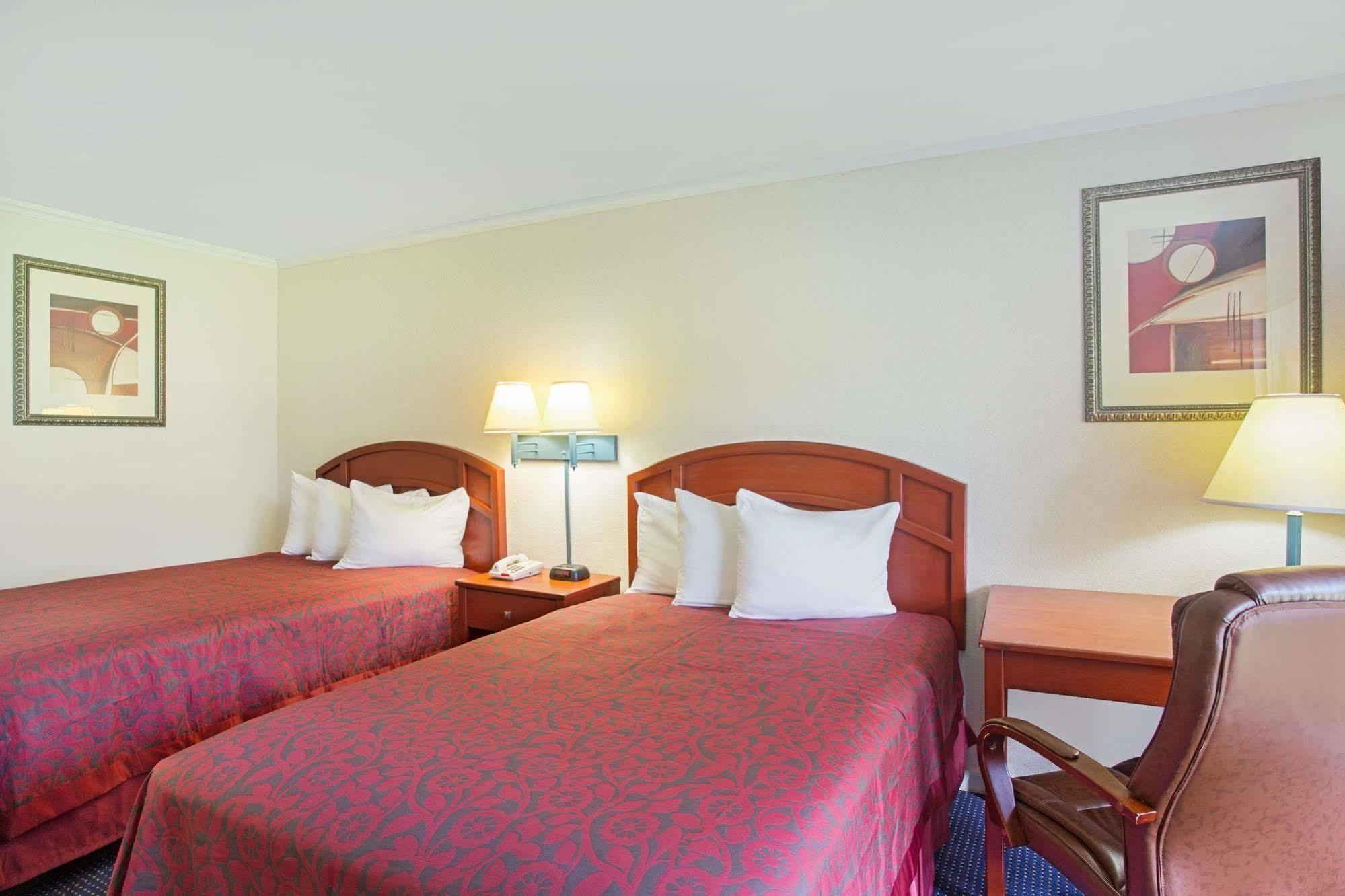 Days Inn By Wyndham Tallahassee-Government Center Luaran gambar