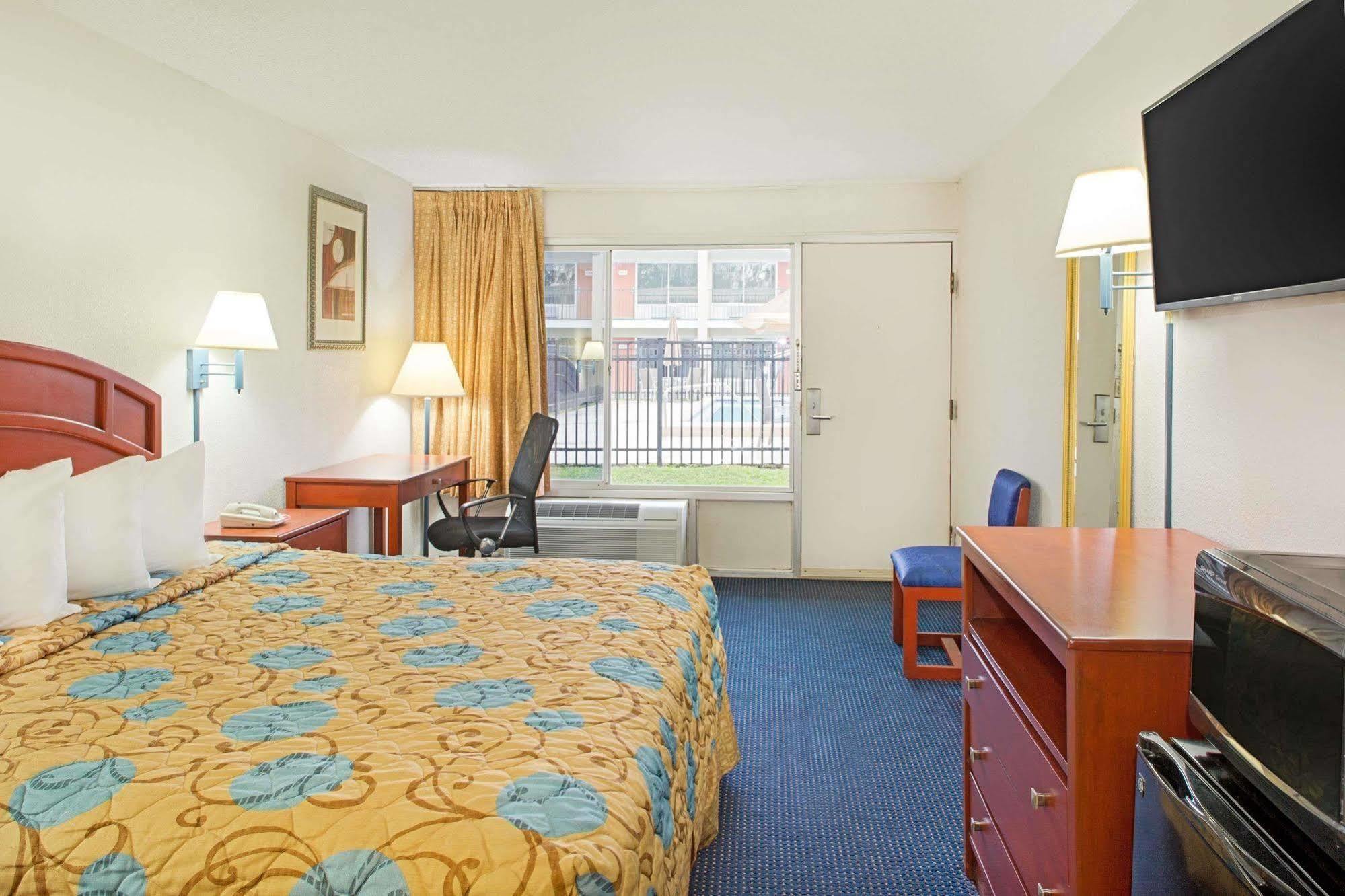 Days Inn By Wyndham Tallahassee-Government Center Luaran gambar