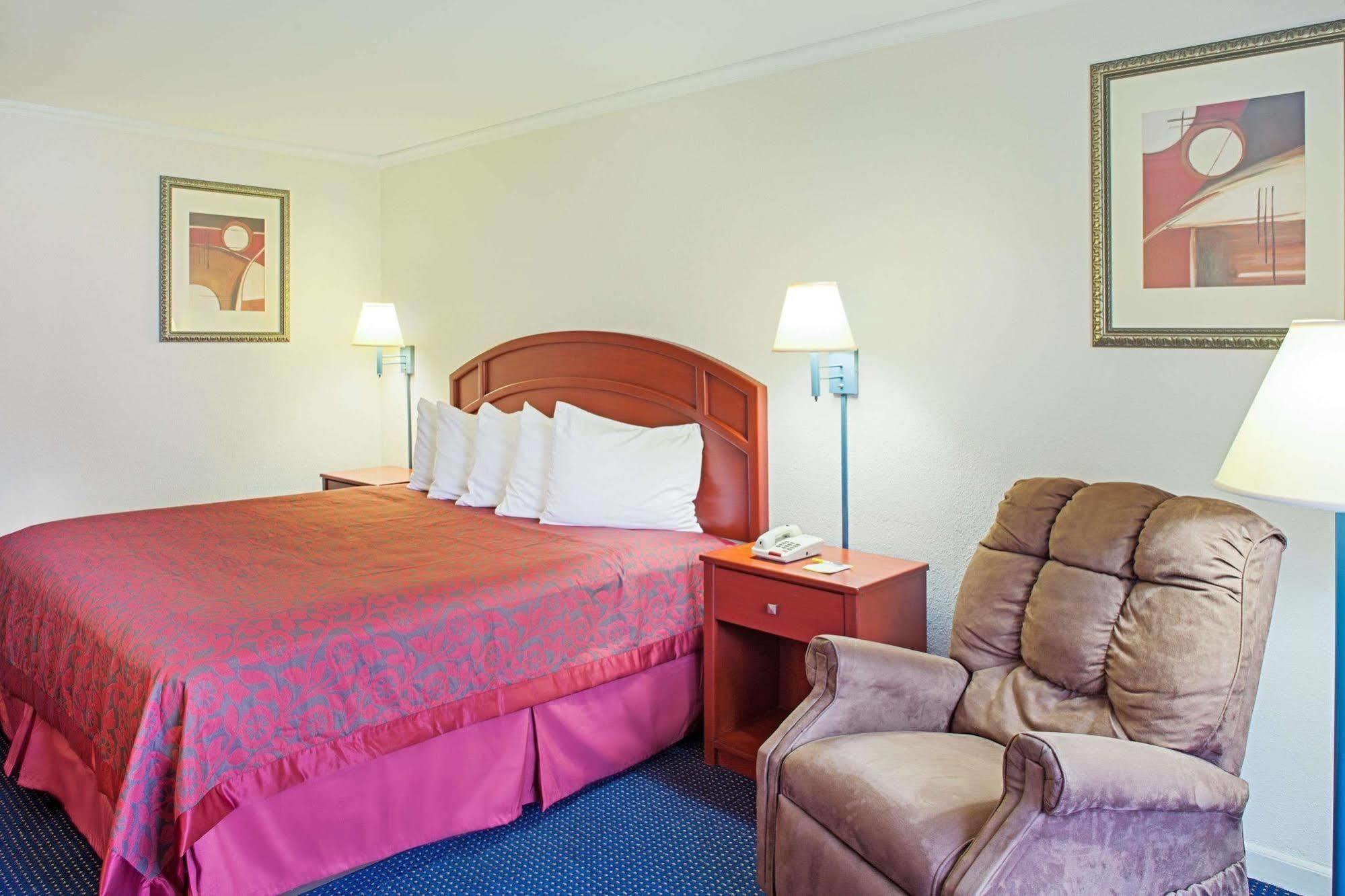 Days Inn By Wyndham Tallahassee-Government Center Luaran gambar