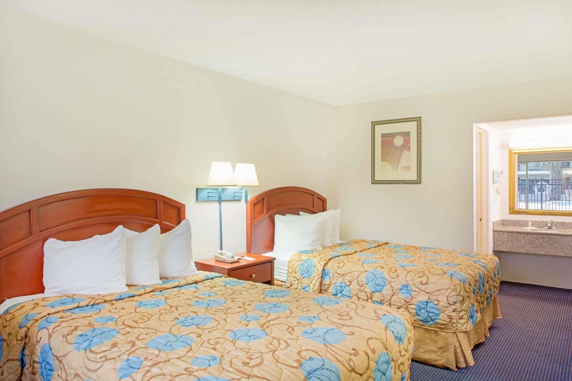 Days Inn By Wyndham Tallahassee-Government Center Luaran gambar