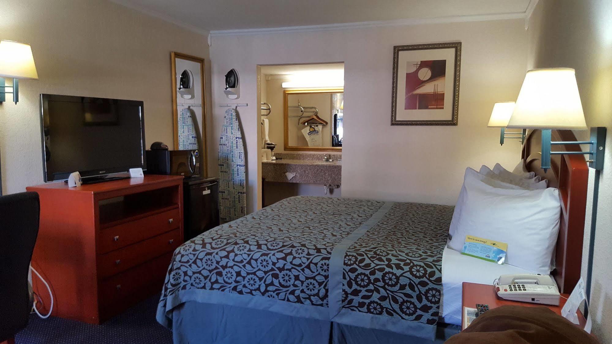 Days Inn By Wyndham Tallahassee-Government Center Luaran gambar